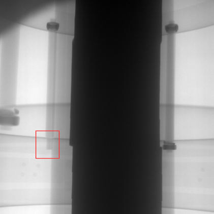 避雷器内部螺栓缺失-